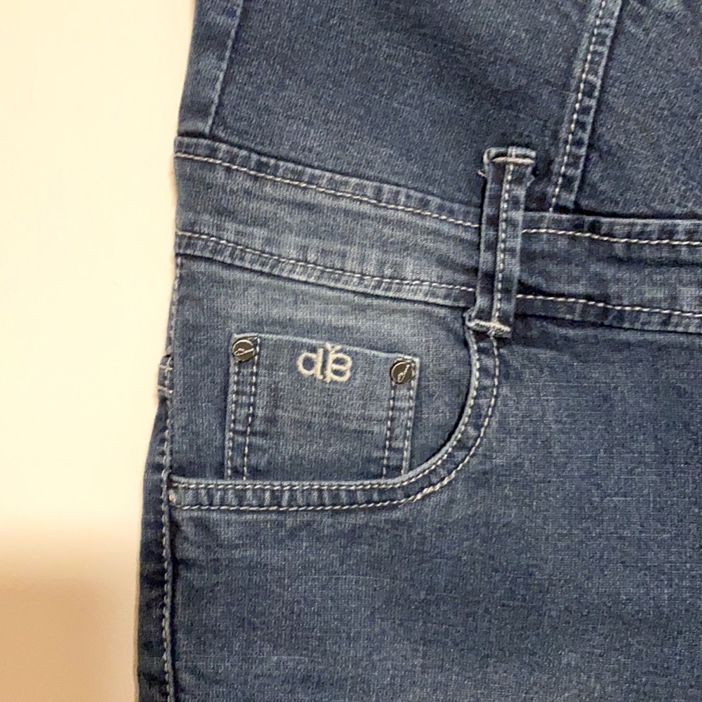 High Waisted Ripped Jeans - Picture 6 of 6